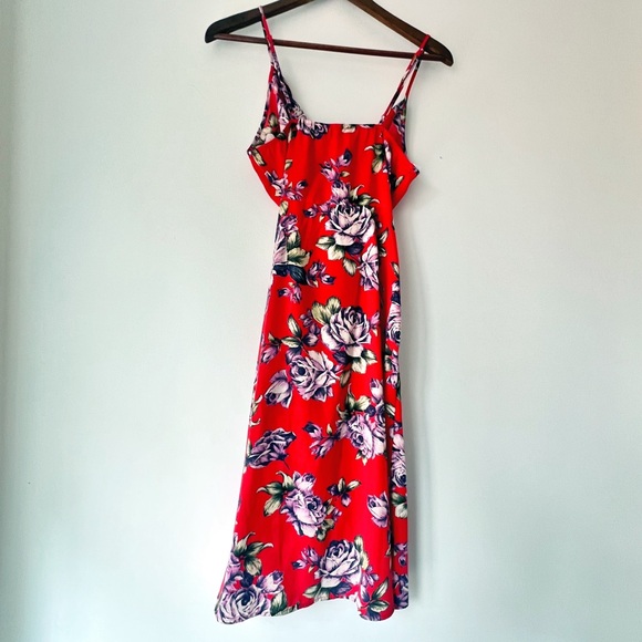 Monteau Los Angeles Red Floral Wrap Mini Dress Size Medium - Picture 2 of 12